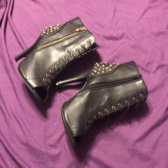 Heeled booties - Picture 2 of 6